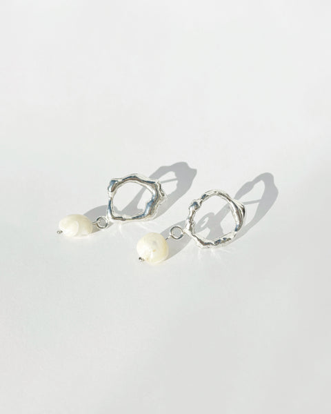 Calma Earrings - Madreperla